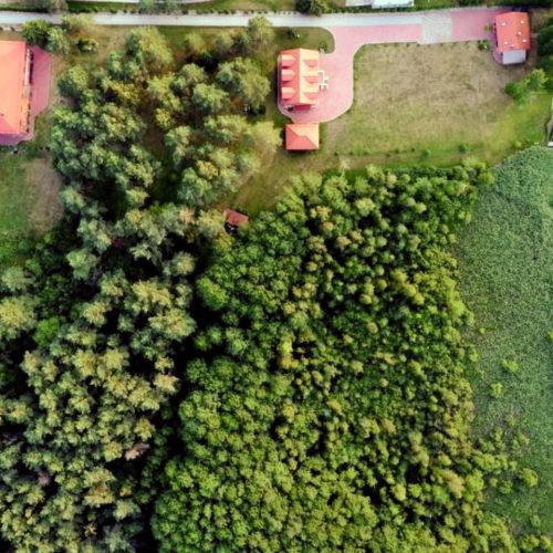 Vila renginiams ant ežero kranto